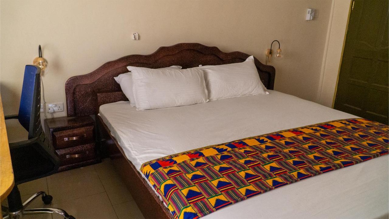Sign Of Silence Hostel Kumasi Exterior foto